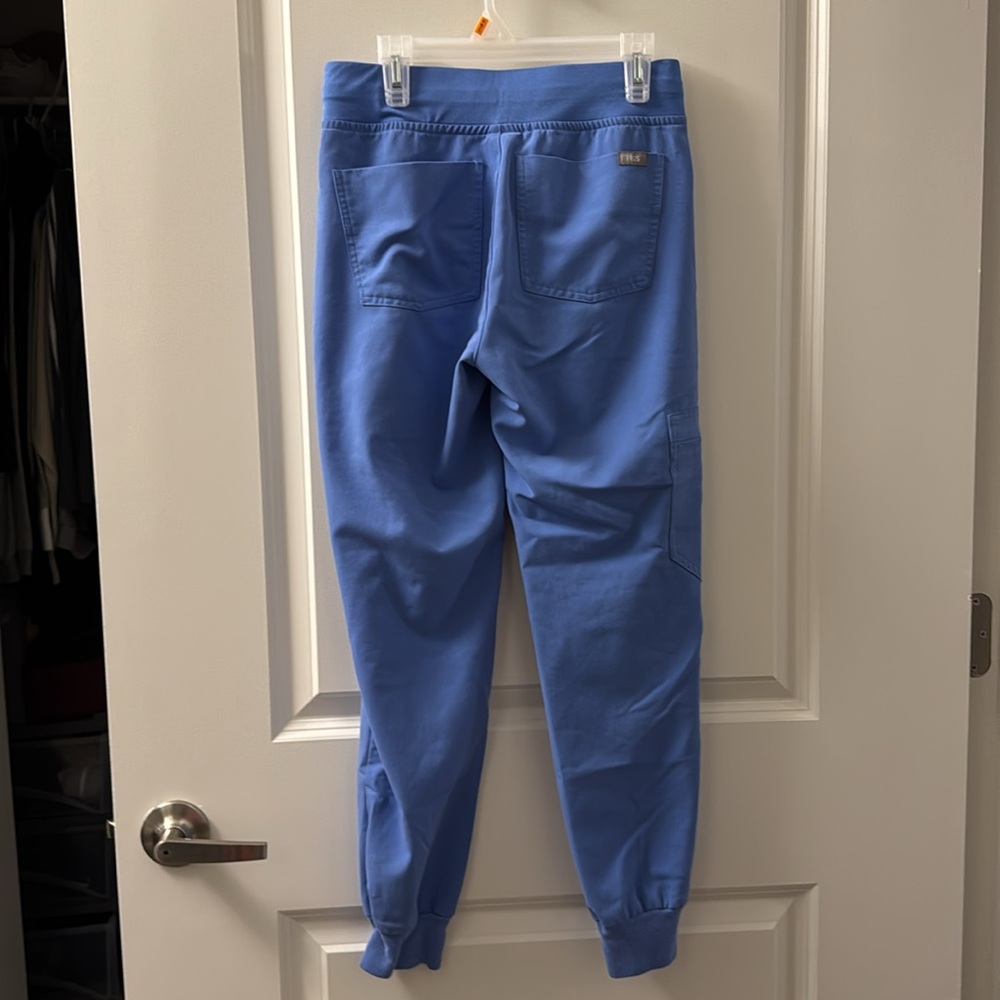 Figs scrub bottoms, 4 of them in total - Picture 7 of 10